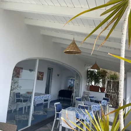 Relais Ettore Bed & Breakfast 4*